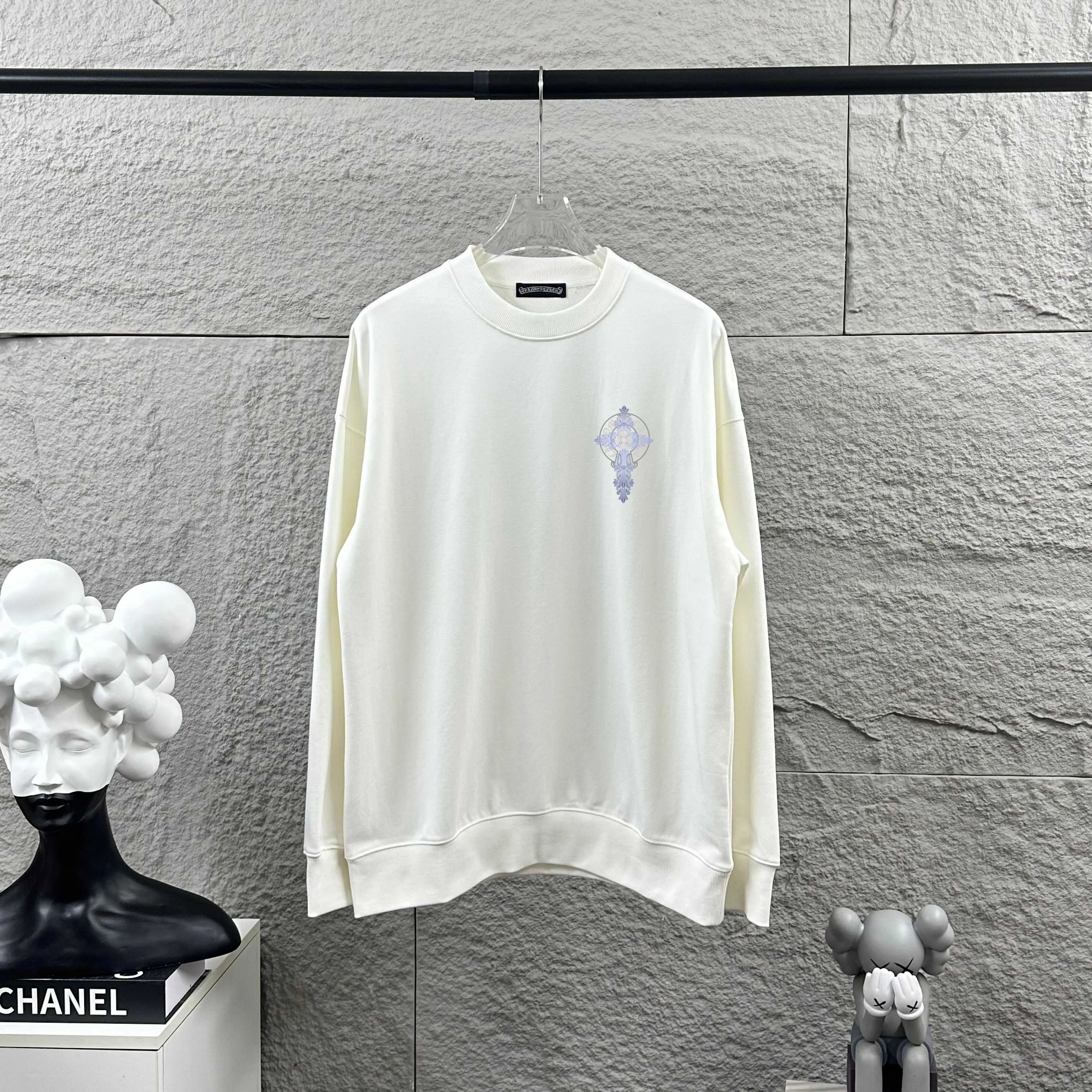🅿️240 CH*Cro Heart*2025 early autumn and winter new style Classic horseshoe cross Sanskrit printing on the front and back, customized terry fabric Long-sleeved round neck pullover sweatshirt, same style for men and women Color: Black White Size: S (90-130 catties) M (120-150 catties) L (140-165 catties) XL (160-180 catties) XXL (180-210 pounds)